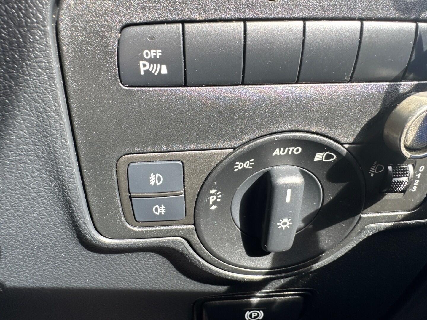 Used Mercedes-Benz Vito 2019 for sale - 77970443: Photo 10