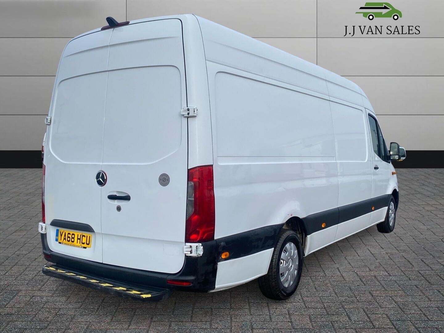 Used Mercedes-Benz Sprinter 2018 for sale - 77523744: Photo 8