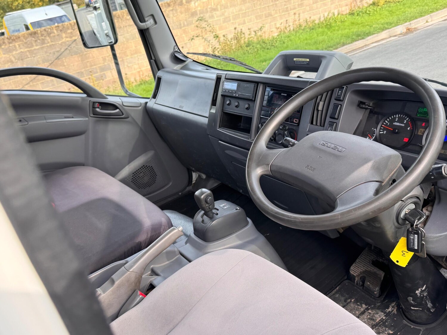 Used Isuzu Forward 2021 for sale - 76361303: Photo 11