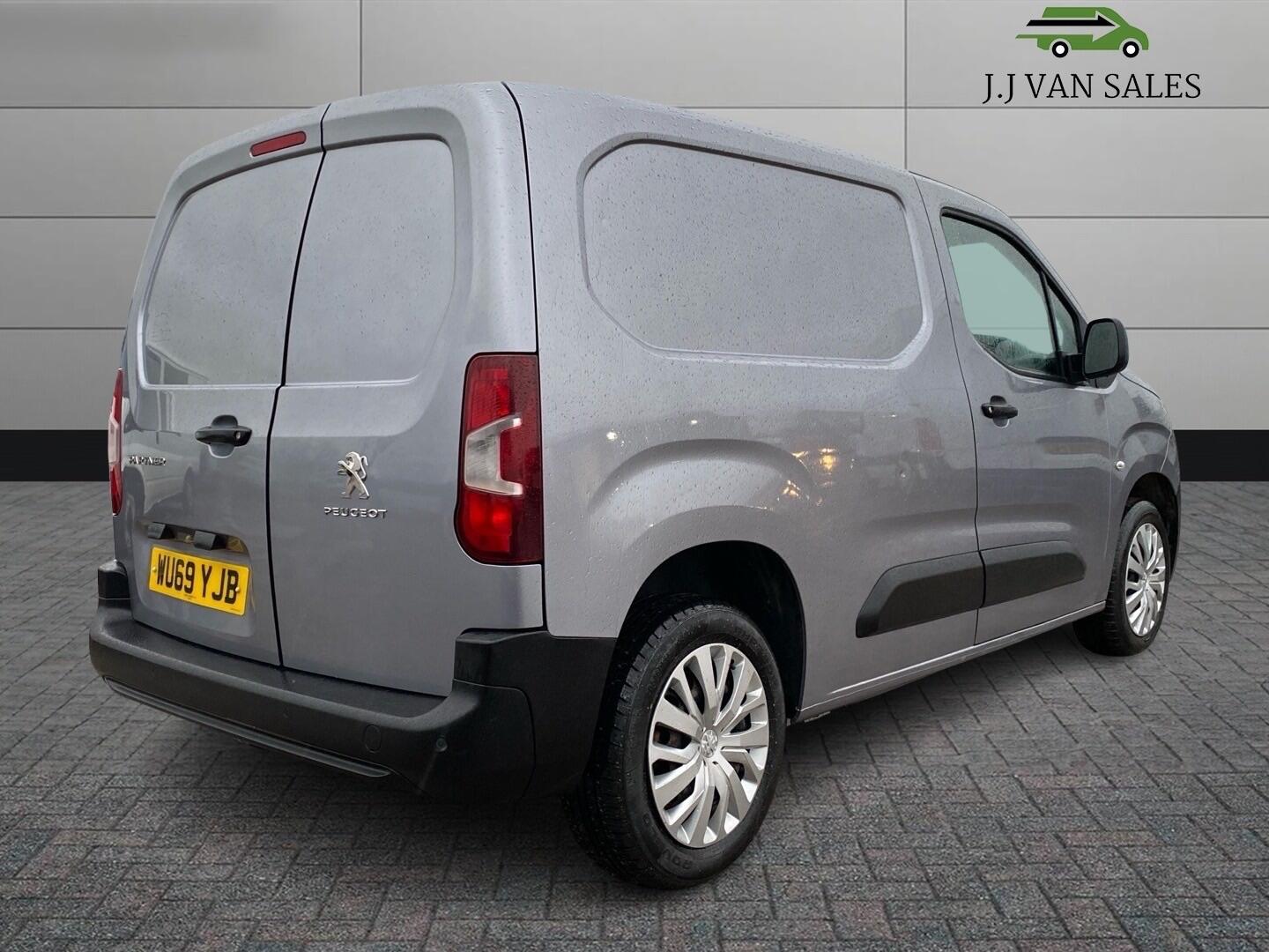 Used Peugeot Partner 2019 for sale - 77143873: Photo 11