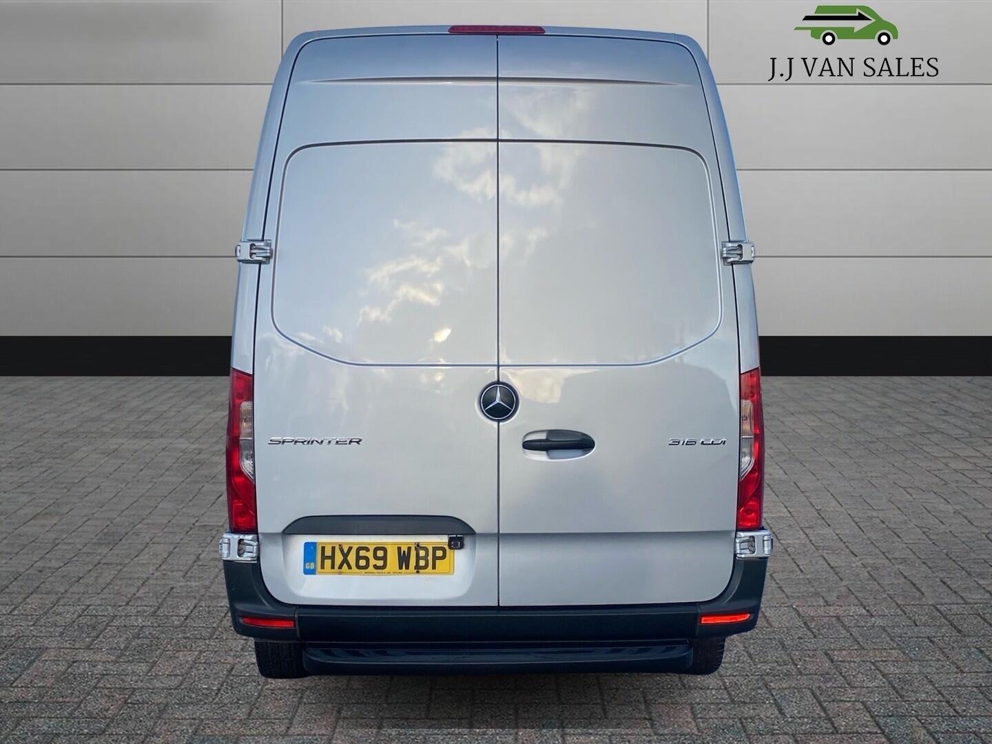 Used Mercedes-Benz Sprinter 2019 for sale - 76800855: Photo 11