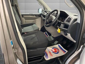 Used Volkswagen Transporter 2016 for sale - 76537918: Photo