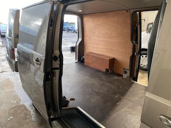 Used Volkswagen Transporter 2016 for sale - 76537918: Photo