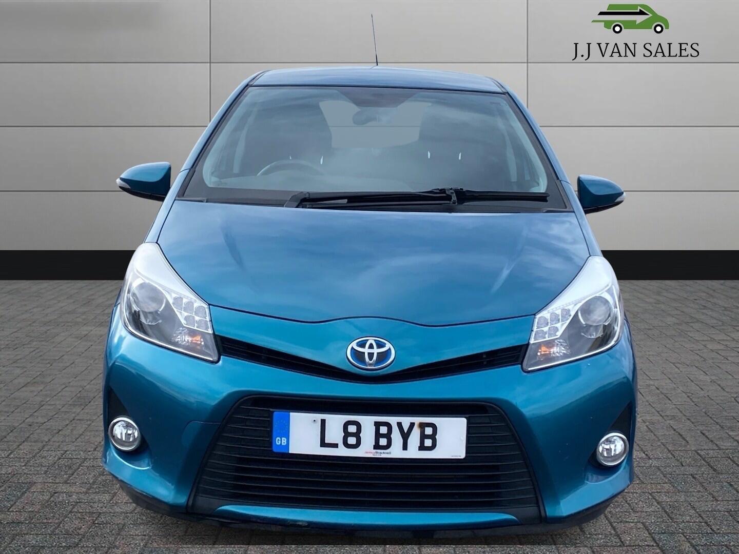 Used Toyota Yaris 2014 for sale - 77549411: Photo 2