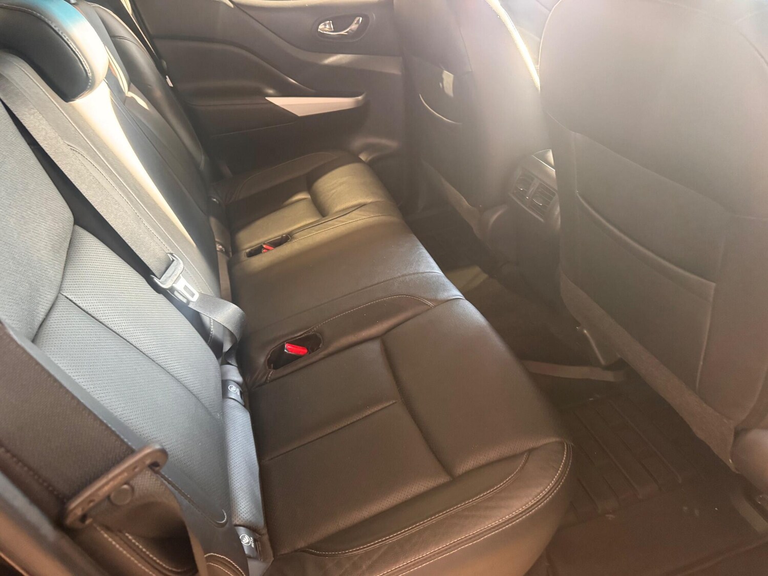 Used Nissan Navara 2017 for sale - 77074022: Photo 5