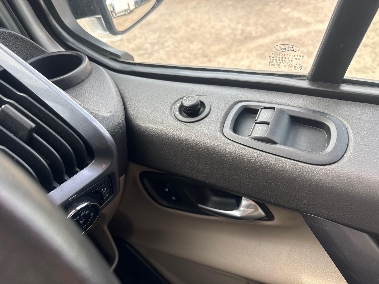 Used Ford Tourneo Custom 2016 for sale - 76988947: Photo 17