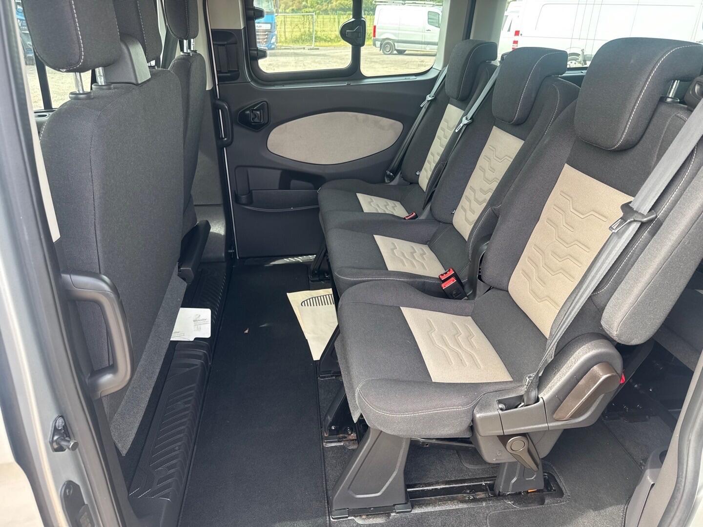 Used Ford Tourneo Custom 2016 for sale - 76988947: Photo 5