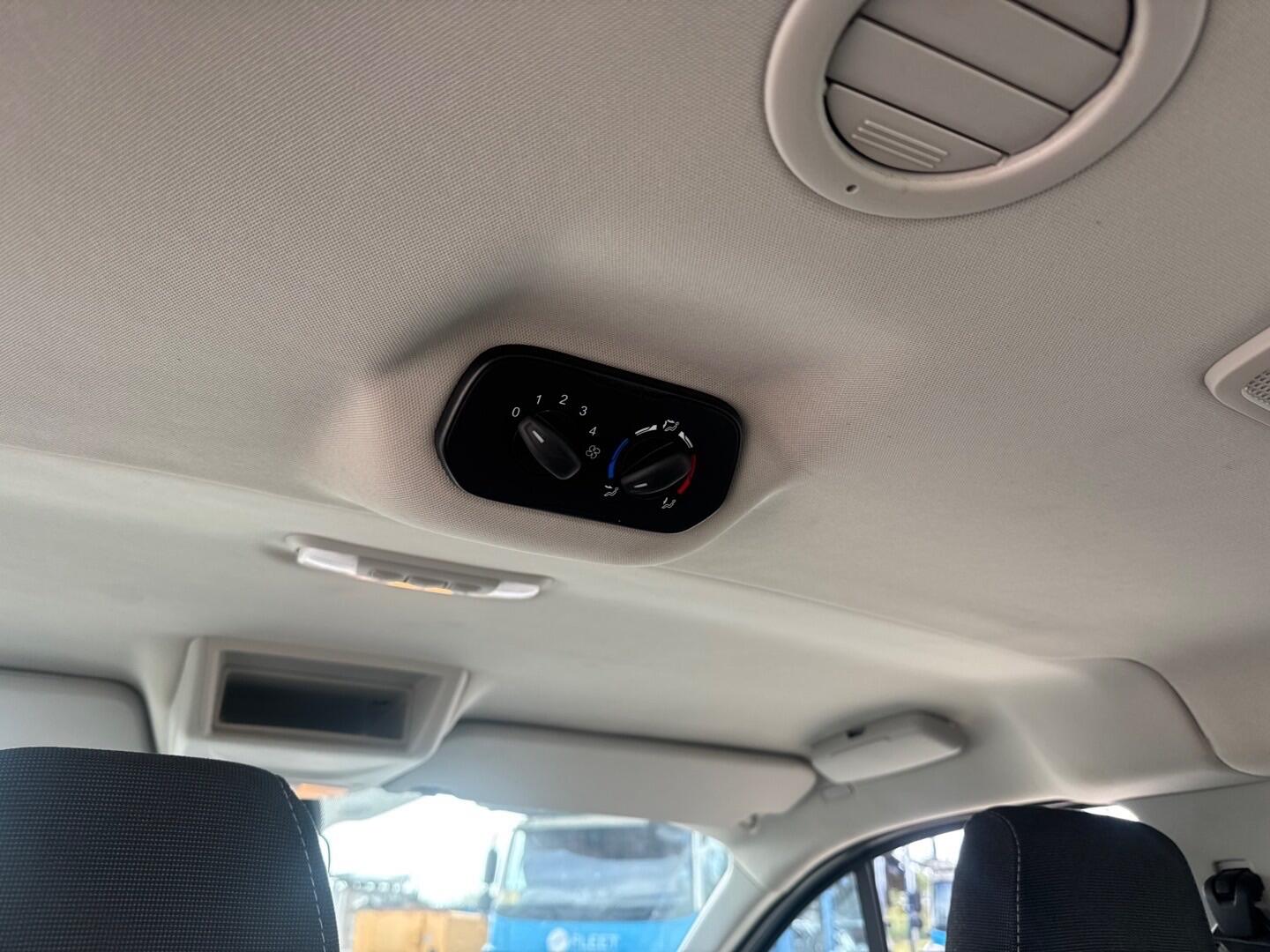 Used Ford Tourneo Custom 2016 for sale - 76988947: Photo 8