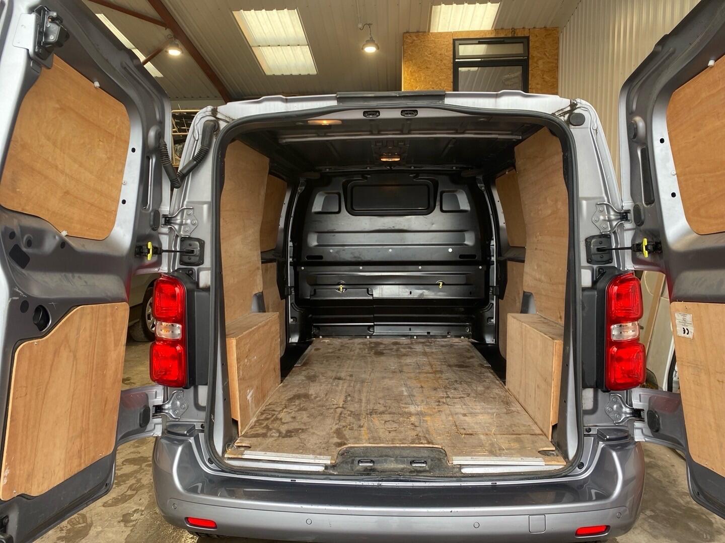 Used Vauxhall Vivaro 2022 for sale - 77343987: Photo 13