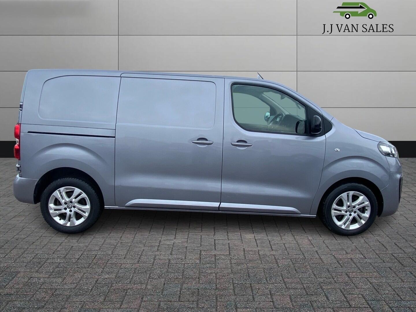 Used Vauxhall Vivaro 2022 for sale - 77343987: Photo 5