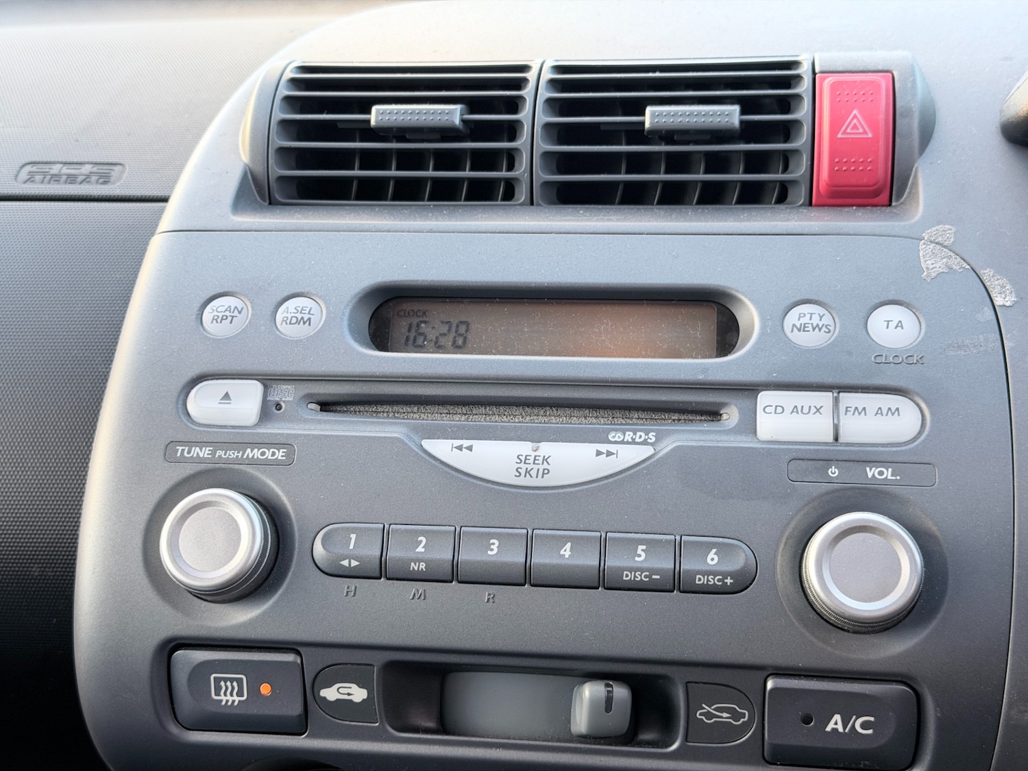 Used Honda Jazz 2004 for sale - 76521217: Photo 15