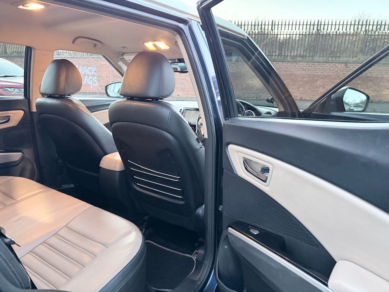 Used Ssangyong Tivoli 2016 for sale - 76521200: Photo 28