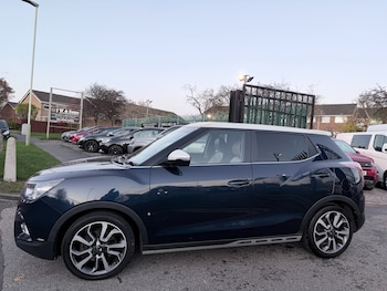 Used Ssangyong Tivoli 2016 for sale - 76521200: Photo