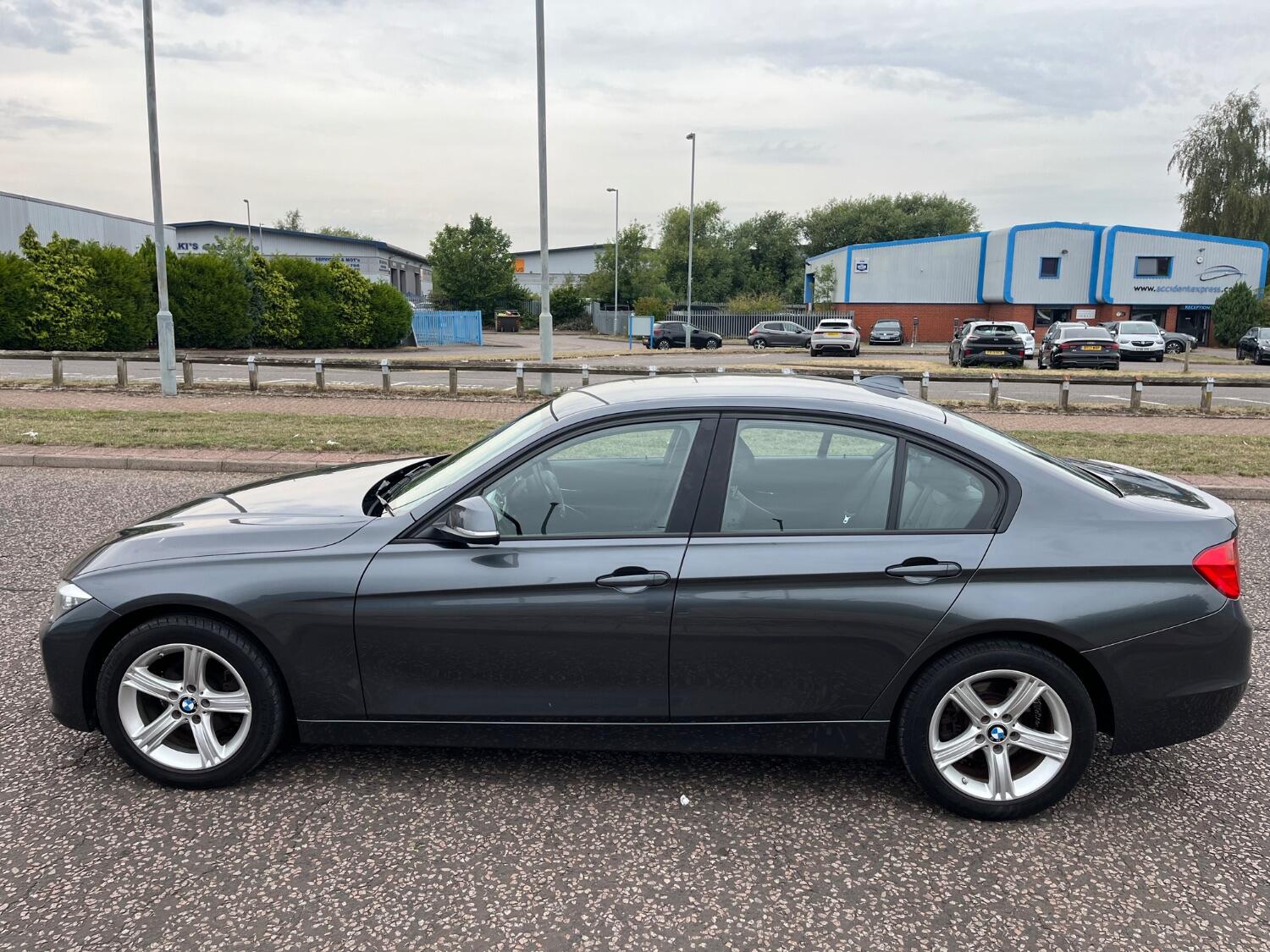 Used BMW 3 Series 2014 for sale - 76712791: Photo 2