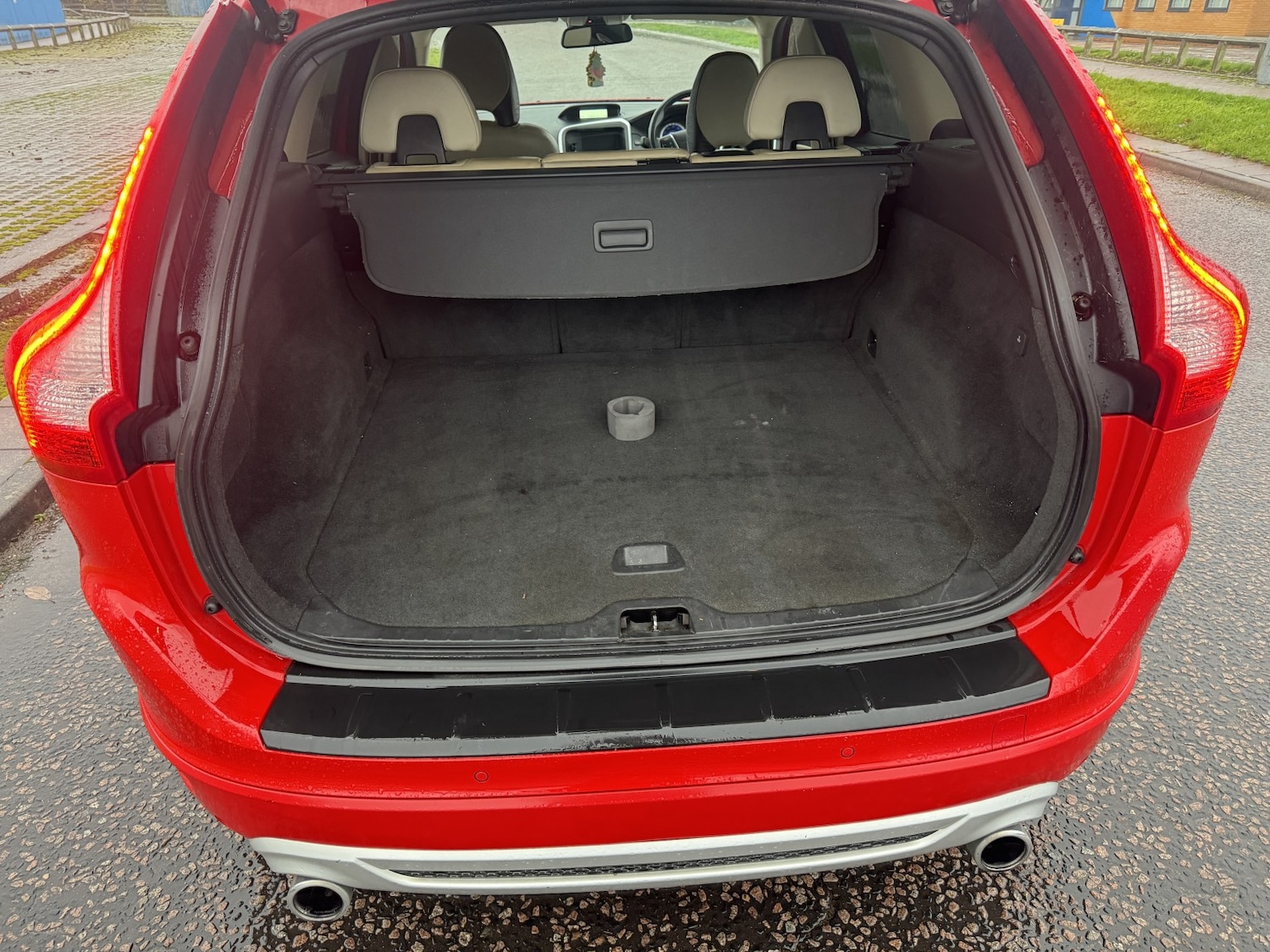 Used Volvo XC60 2010 for sale - 76762153: Photo 13