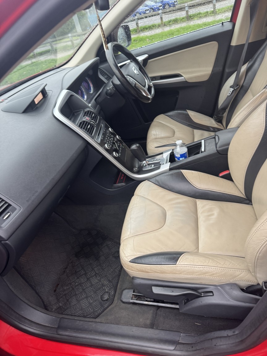 Used Volvo XC60 2010 for sale - 76762153: Photo 14