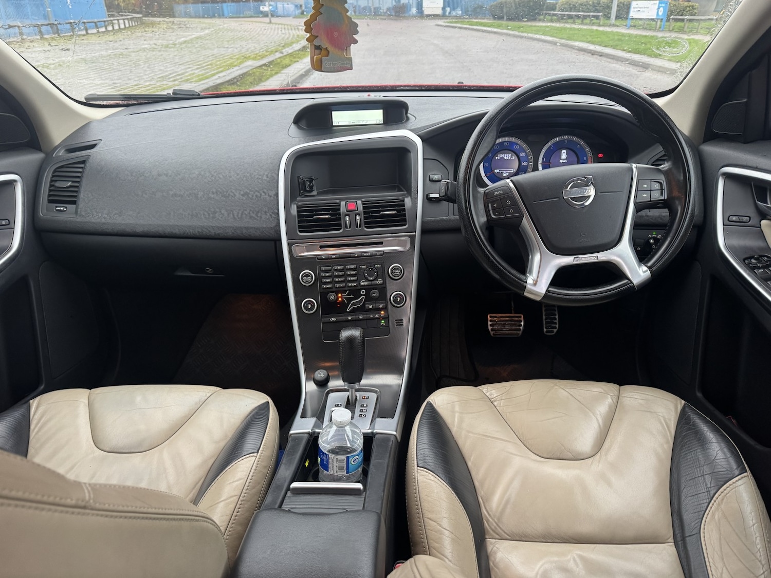 Used Volvo XC60 2010 for sale - 76762153: Photo 16