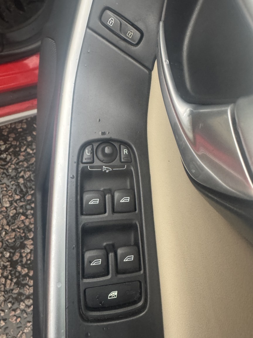 Used Volvo XC60 2010 for sale - 76762153: Photo 19