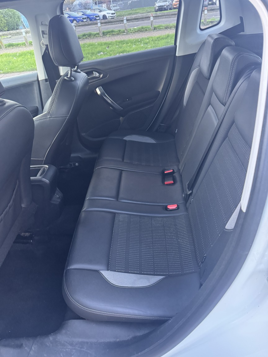 Used Peugeot 2008 2014 for sale - 77271033: Photo 15