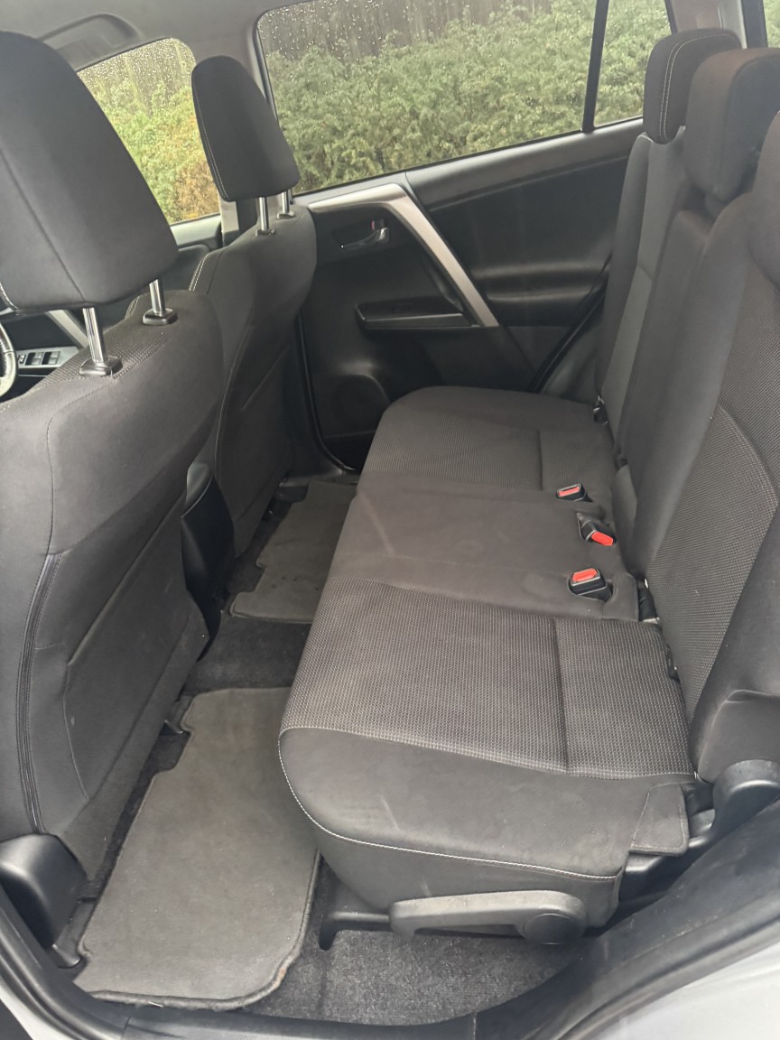 Used Toyota RAV4 2017 for sale - 76945571: Photo 16