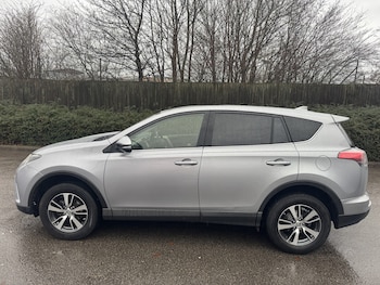 Used Toyota RAV4 2017 for sale - 76945571: Photo