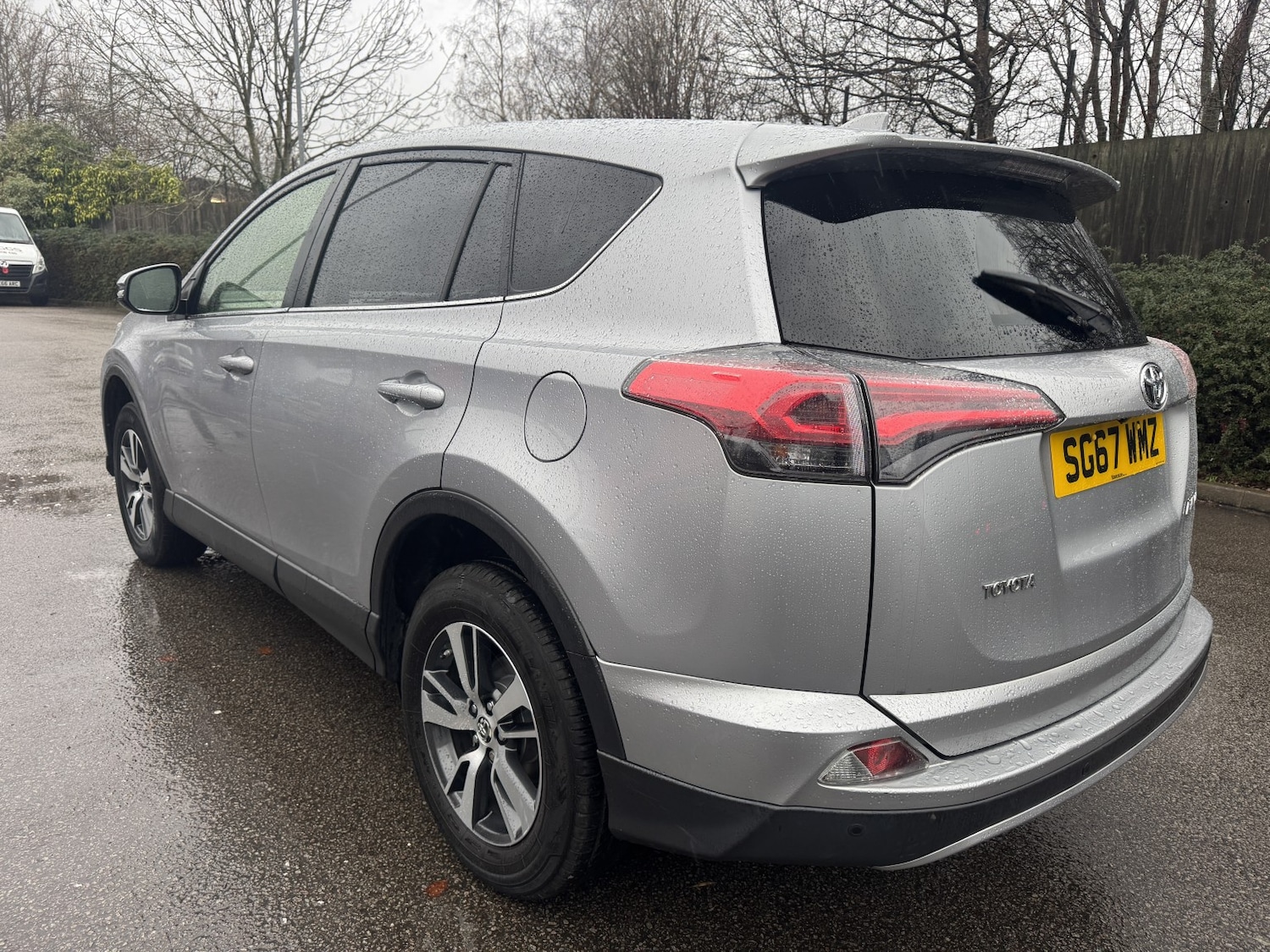 Used Toyota RAV4 2017 for sale - 76945571: Photo 4