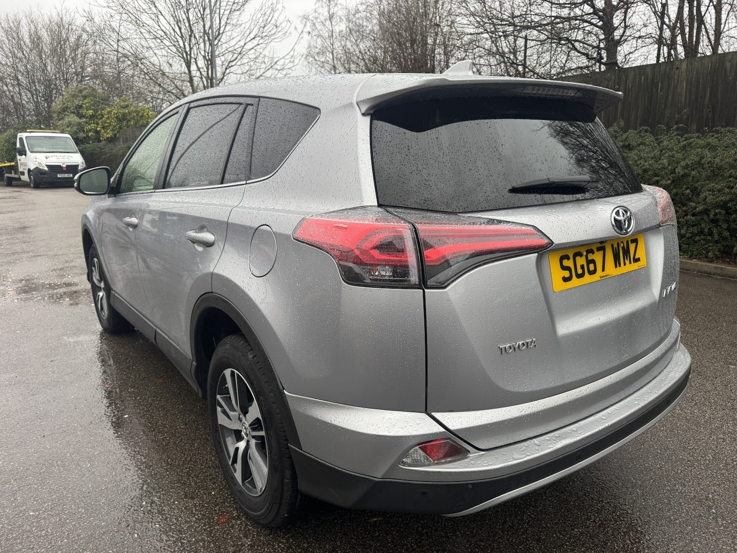 Used Toyota RAV4 2017 for sale - 76945571: Photo 5