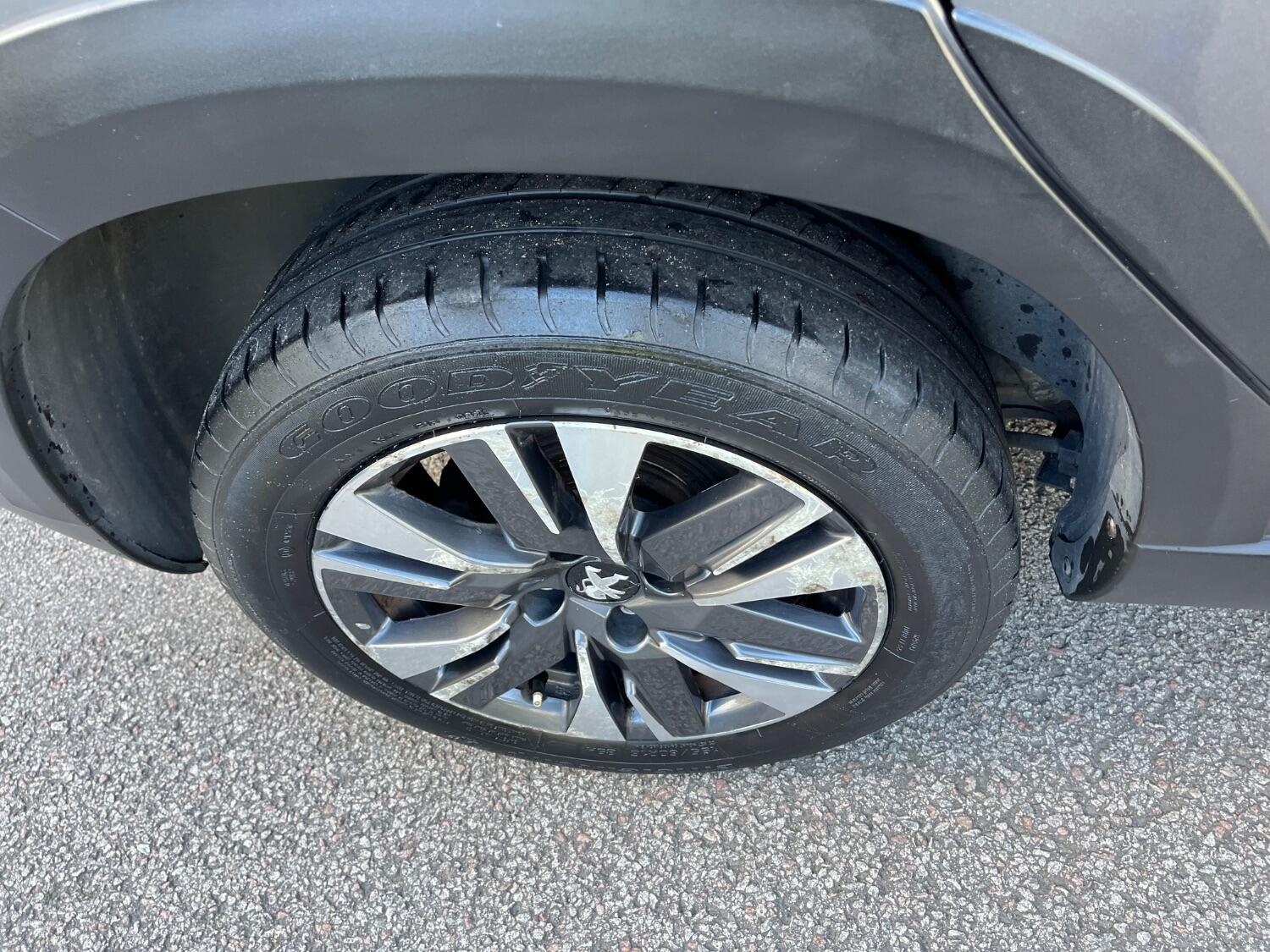 Used Peugeot 2008 2017 for sale - 76793443: Photo 8