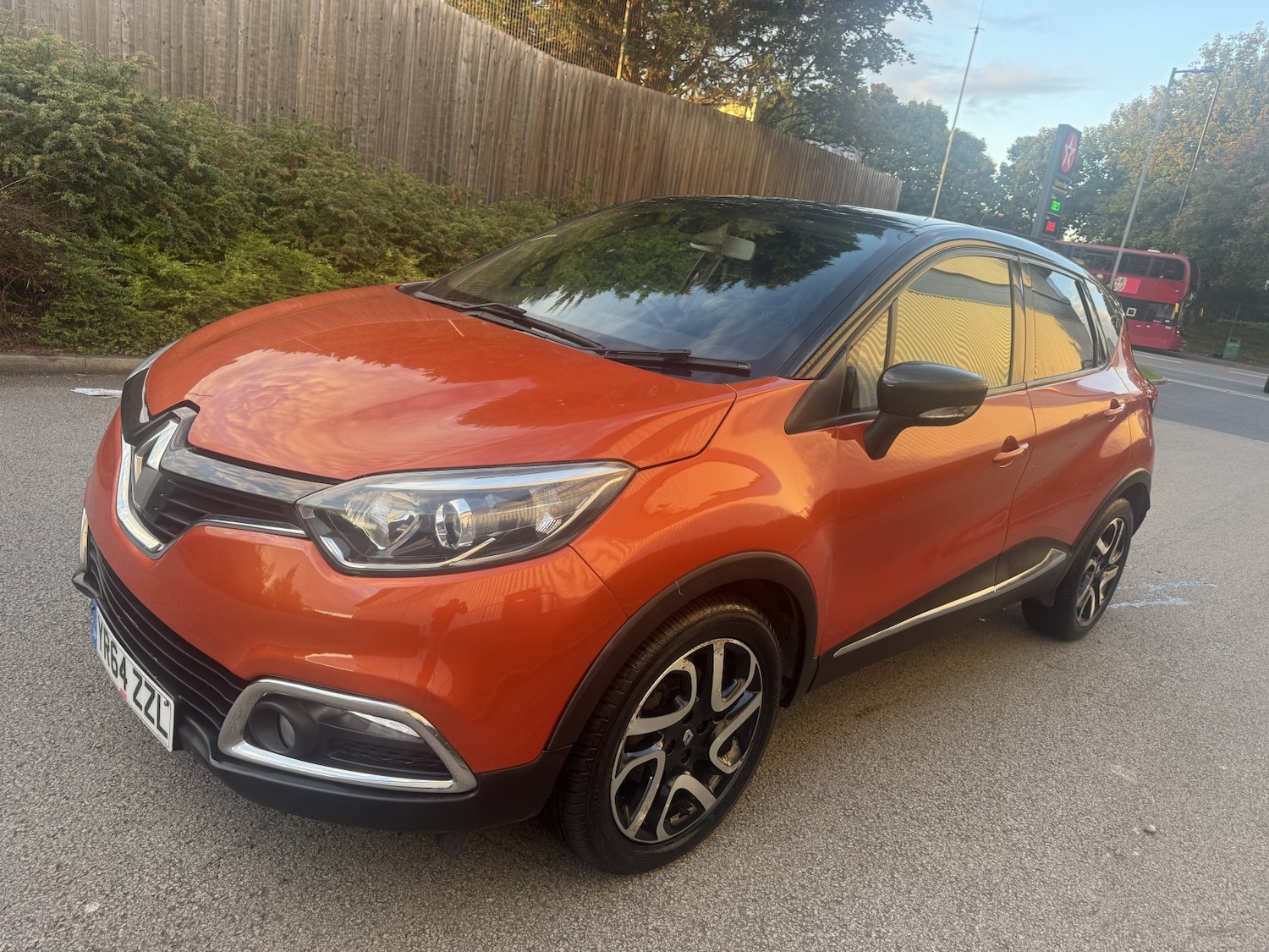 Used Renault Captur 2014 for sale - 76045702: Photo 2