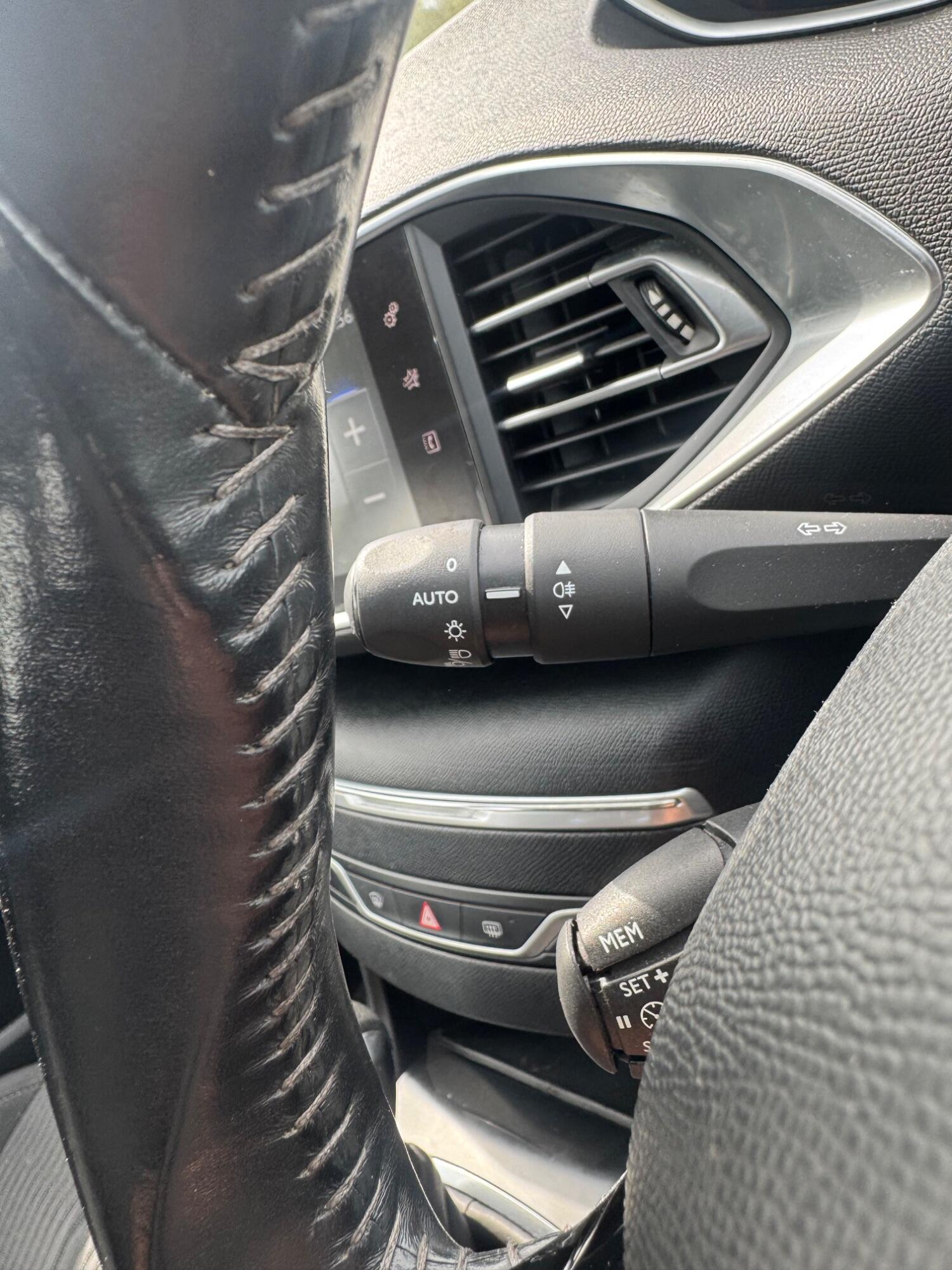 Used Peugeot 308 2015 for sale - 77774805: Photo 17