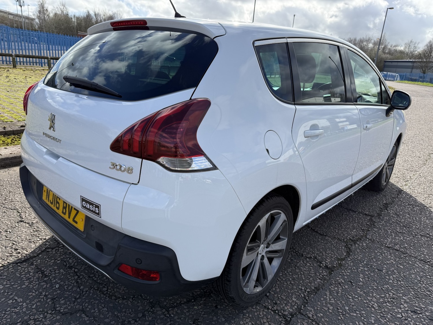 Used Peugeot 3008 2016 for sale - 77707312: Photo 4