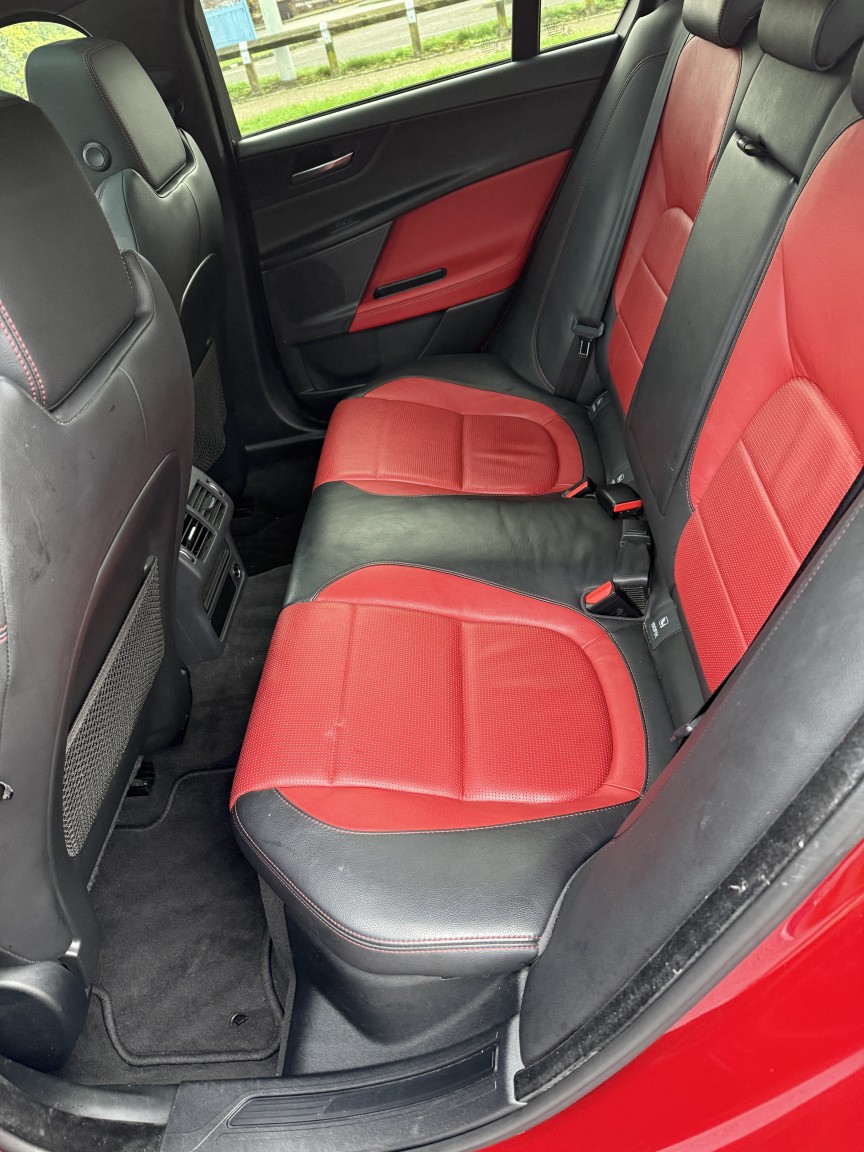 Used Jaguar XE 2015 for sale - 76517790: Photo 16