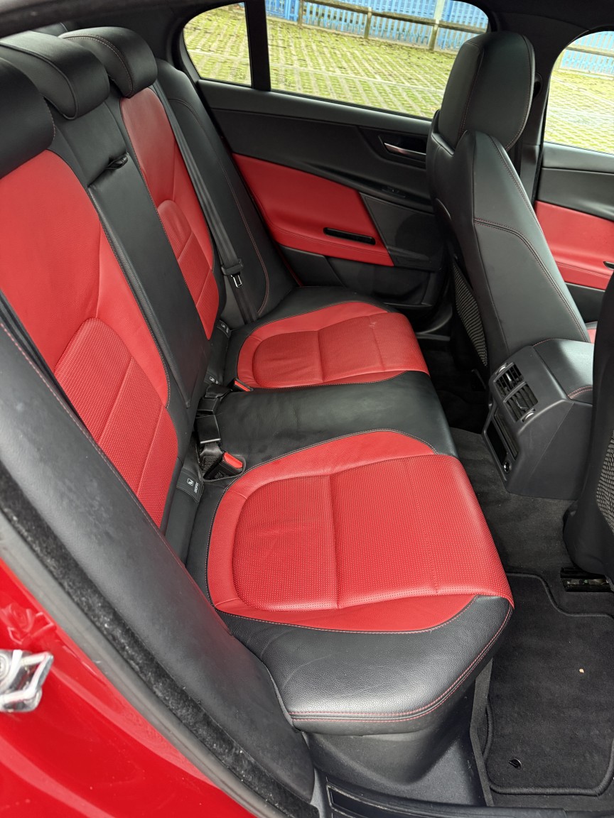 Used Jaguar XE 2015 for sale - 76517790: Photo 18