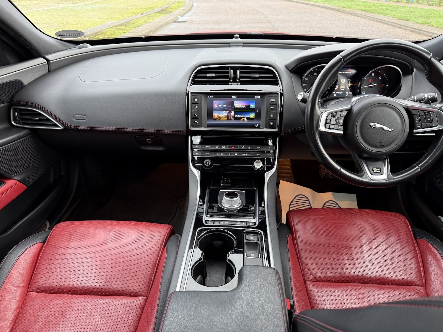 Used Jaguar XE 2015 for sale - 76517790: Photo 19