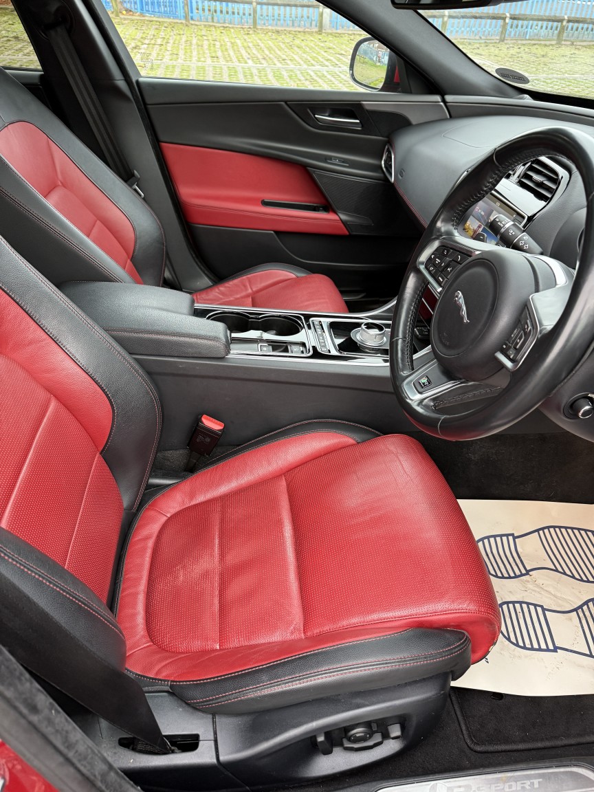 Used Jaguar XE 2015 for sale - 76517790: Photo 21