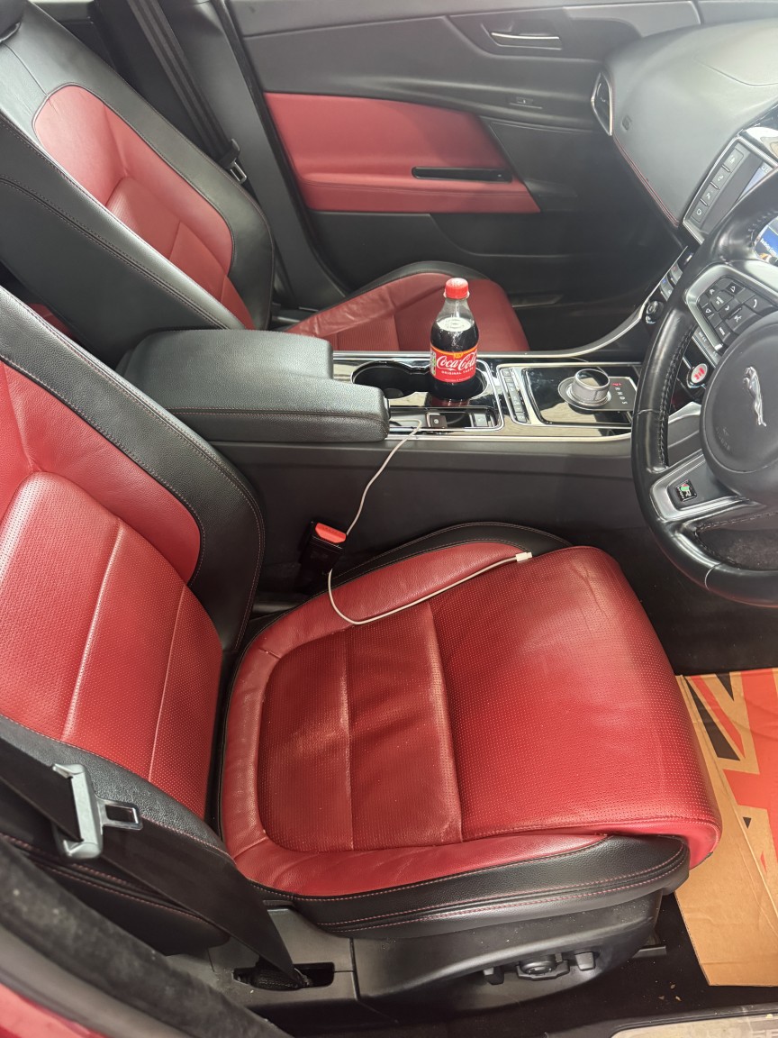 Used Jaguar XE 2015 for sale - 76517790: Photo 4