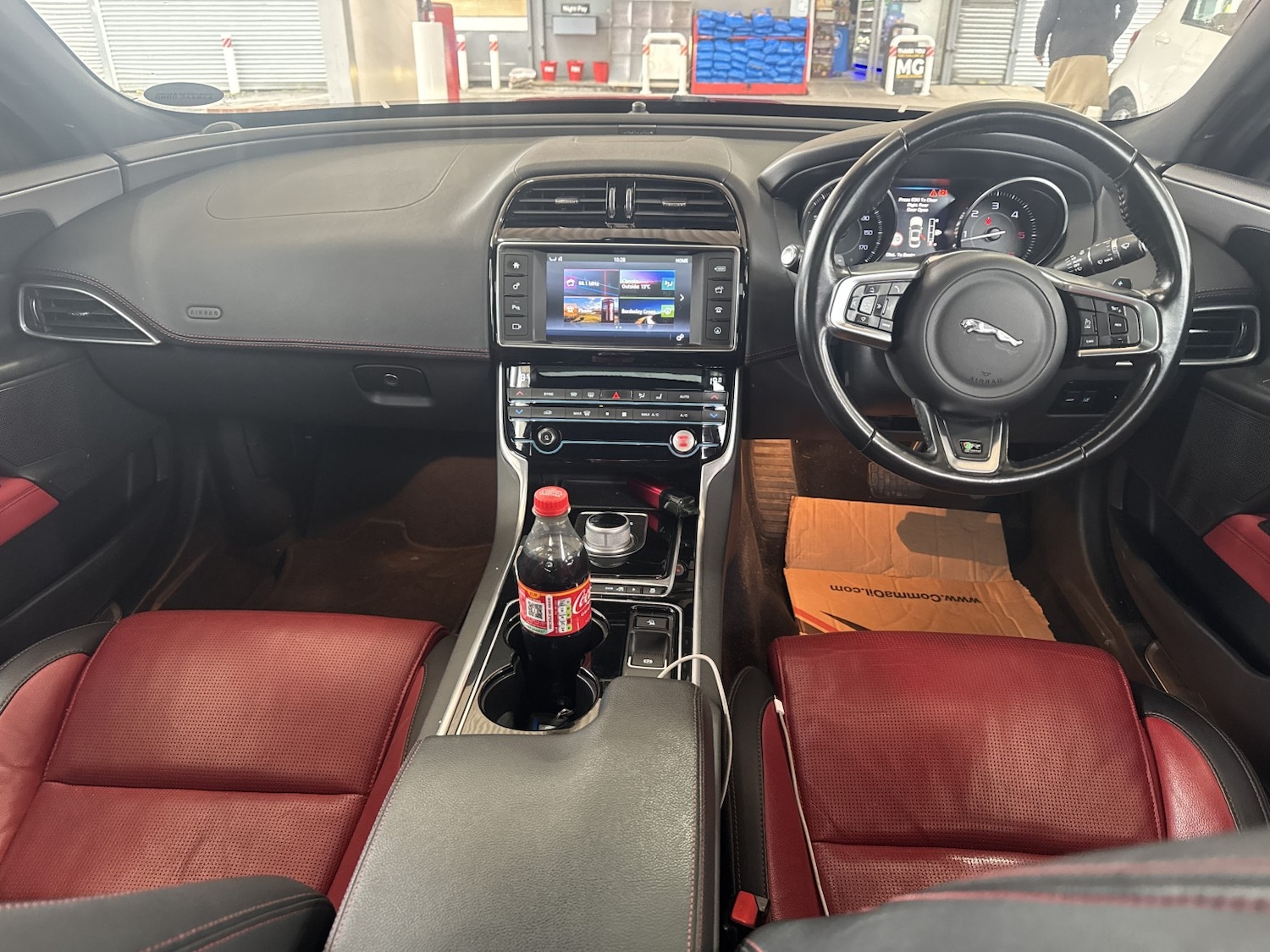 Used Jaguar XE 2015 for sale - 76517790: Photo 6