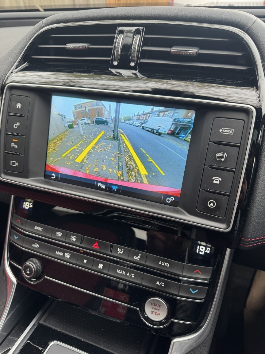 Used Jaguar XE 2015 for sale - 76517790: Photo 7