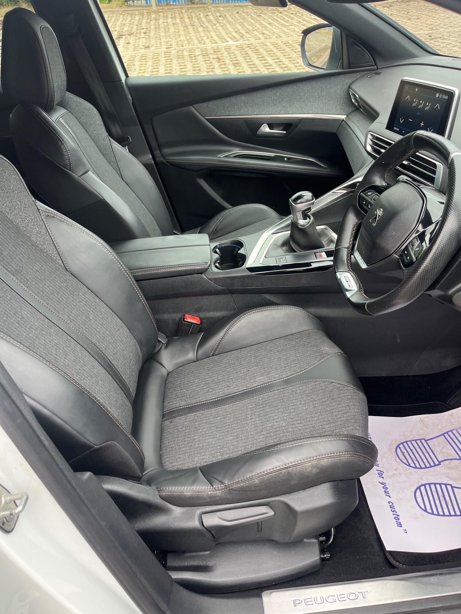 Used Peugeot 3008 2017 for sale - 76793447: Photo 17