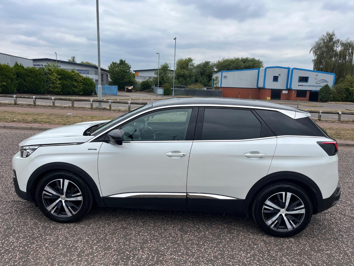 Used Peugeot 3008 2017 for sale - 76793447: Photo 4