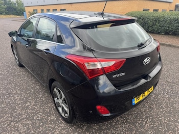 Used Hyundai i30 2015 for sale - 79395147: Photo