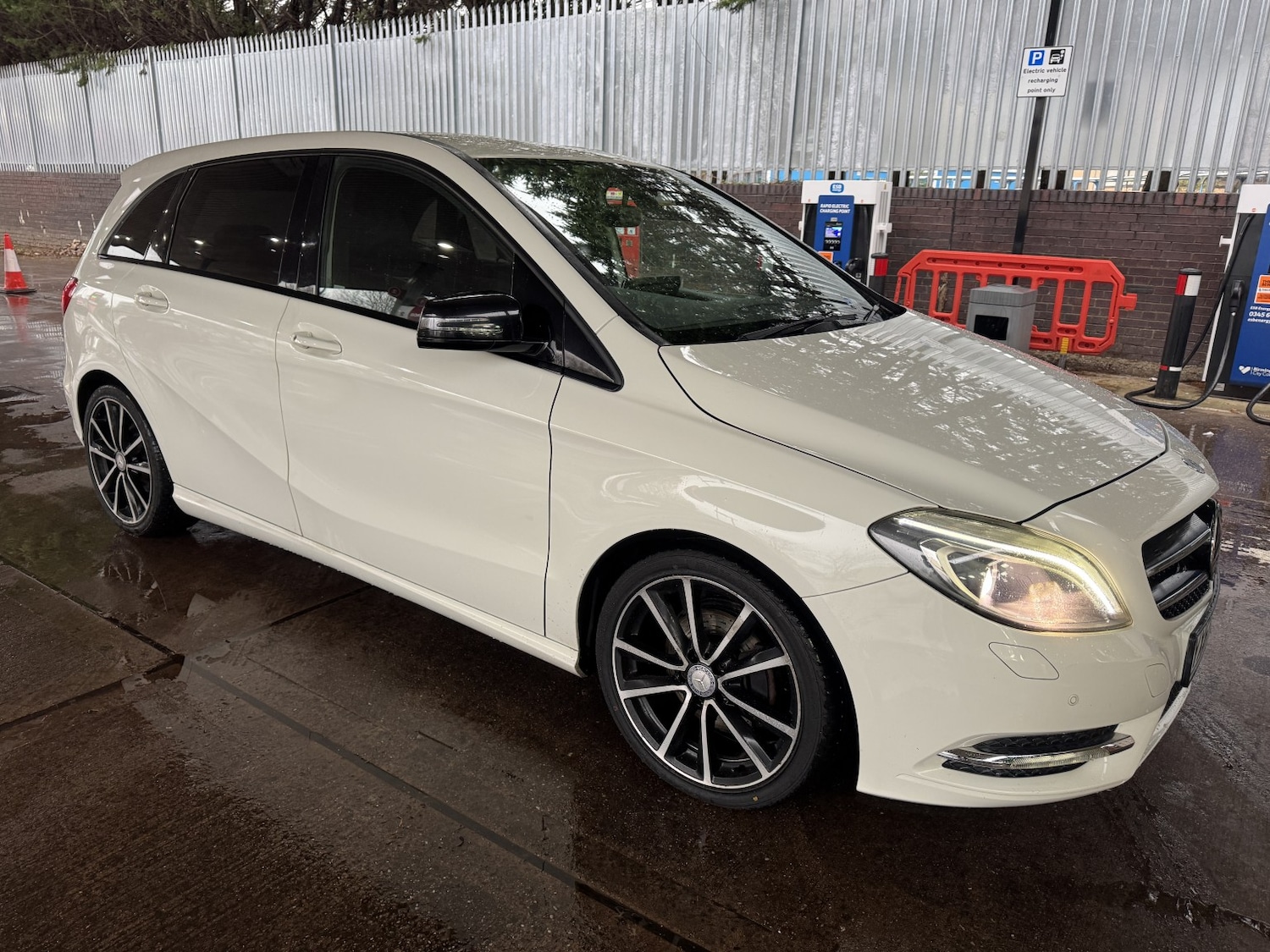 Used Mercedes-Benz B Class 2013 for sale - 77207161: Photo 8