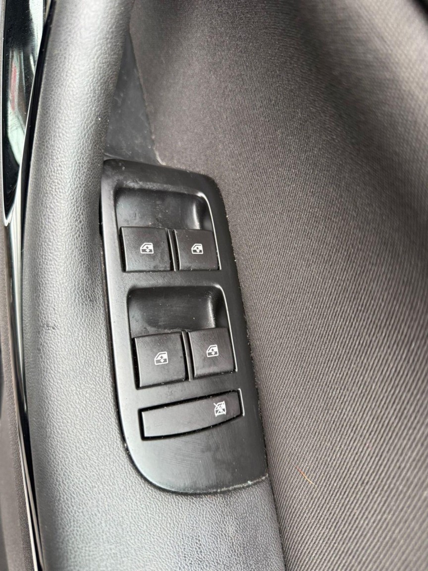 Used Vauxhall Zafira Tourer 2016 for sale - 77189297: Photo 19