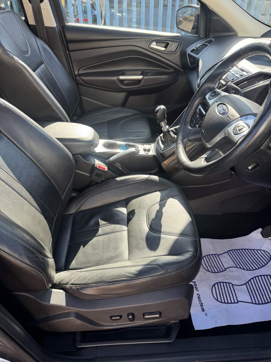 Used Ford Kuga 2015 for sale - 77961980: Photo 25