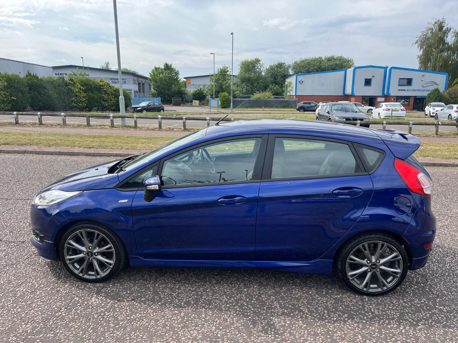 Used Ford Fiesta 2017 for sale - 76793469: Photo 3