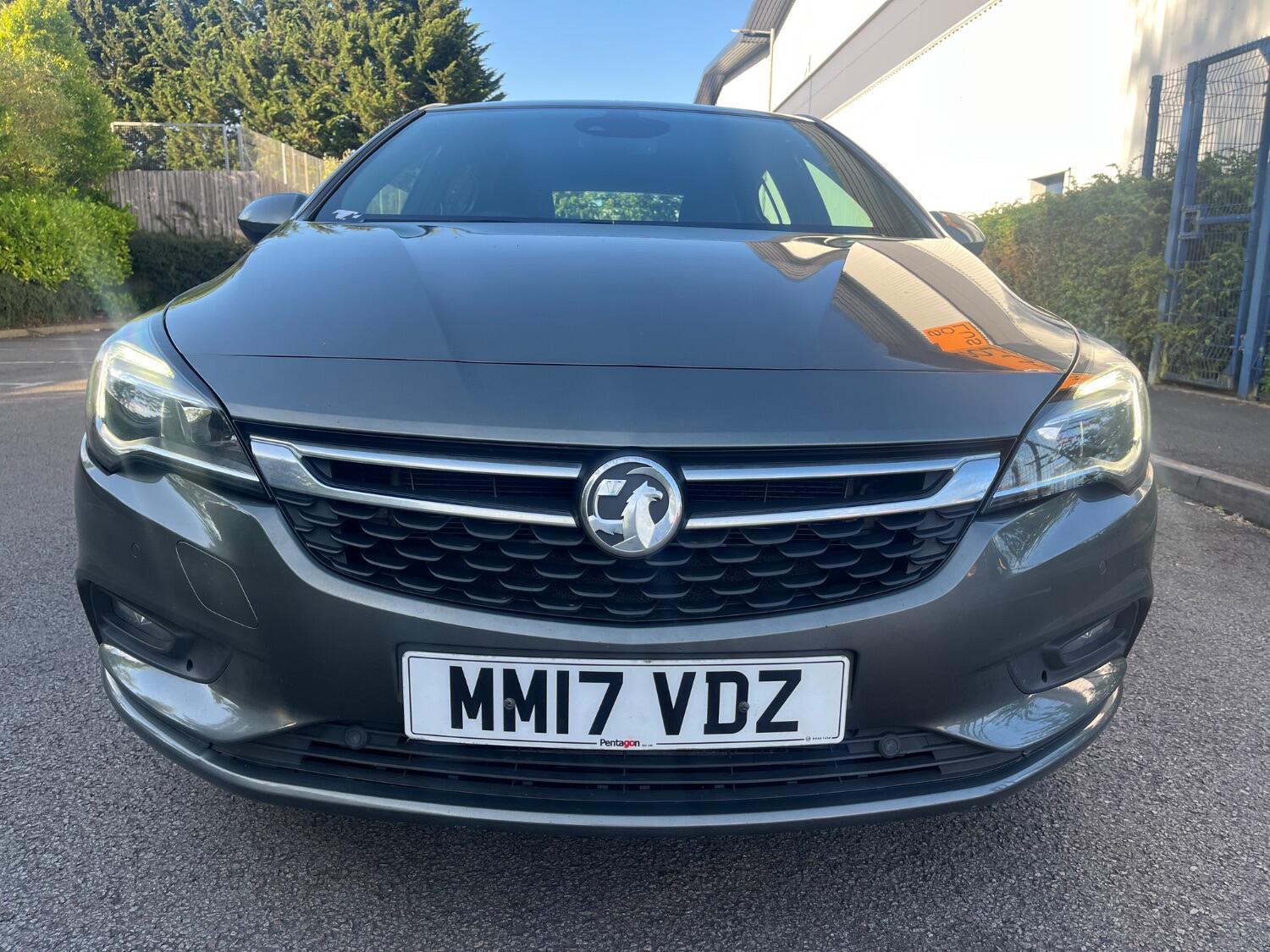Used Vauxhall Astra 2017 for sale - 76793466: Photo 1