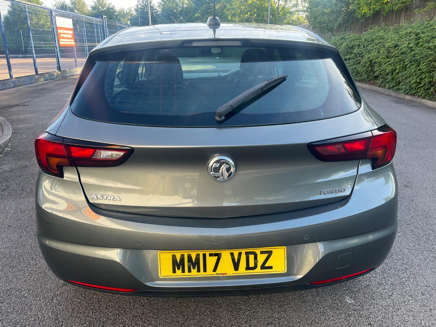 Used Vauxhall Astra 2017 for sale - 76793466: Photo 2