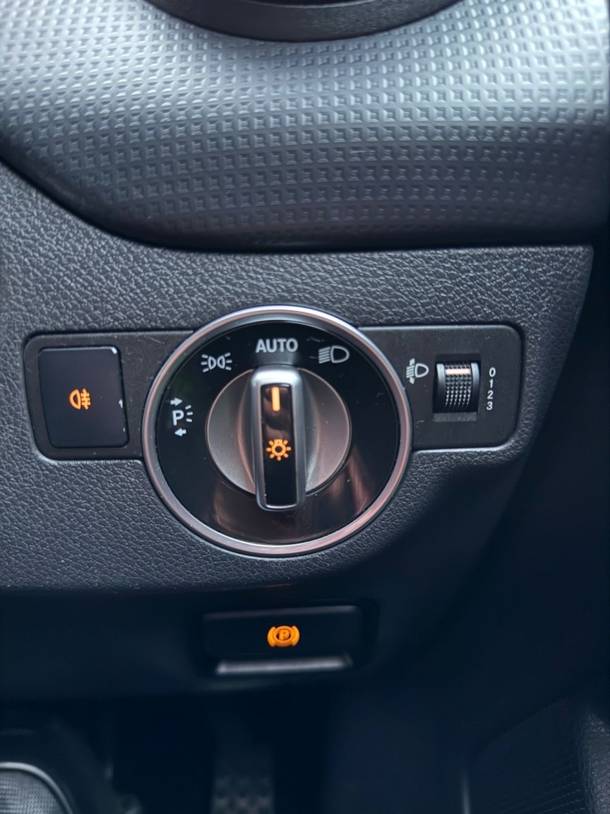 Used Mercedes-Benz A-Class 2015 for sale - 76799273: Photo 13