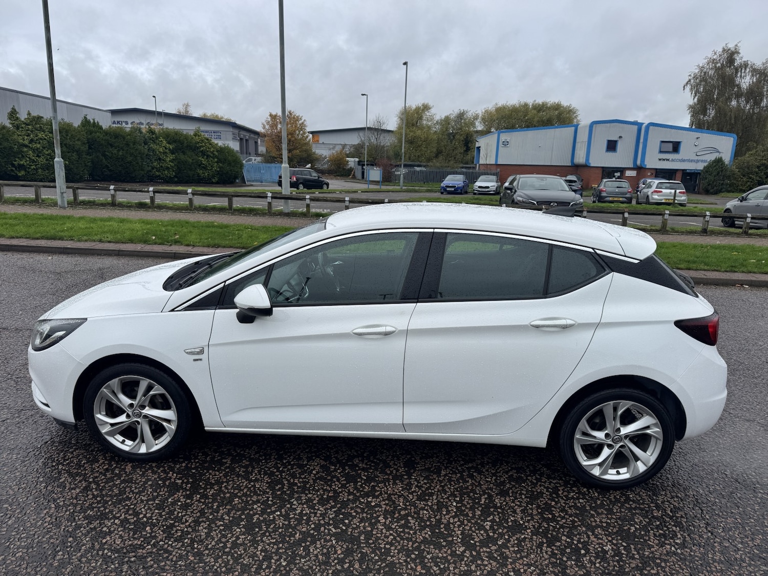 Used Vauxhall Astra 2016 for sale - 76769908: Photo 3