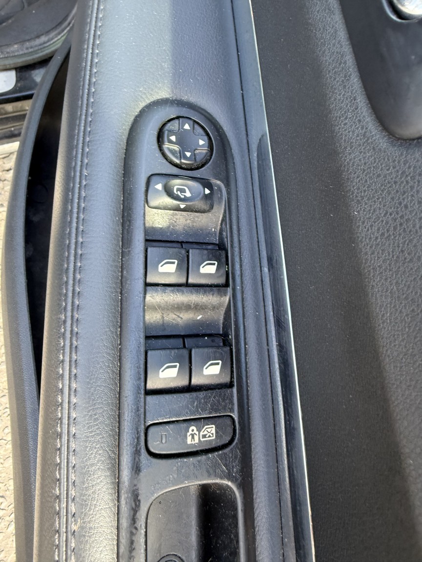 Used Peugeot 3008 2010 for sale - 78182945: Photo 14